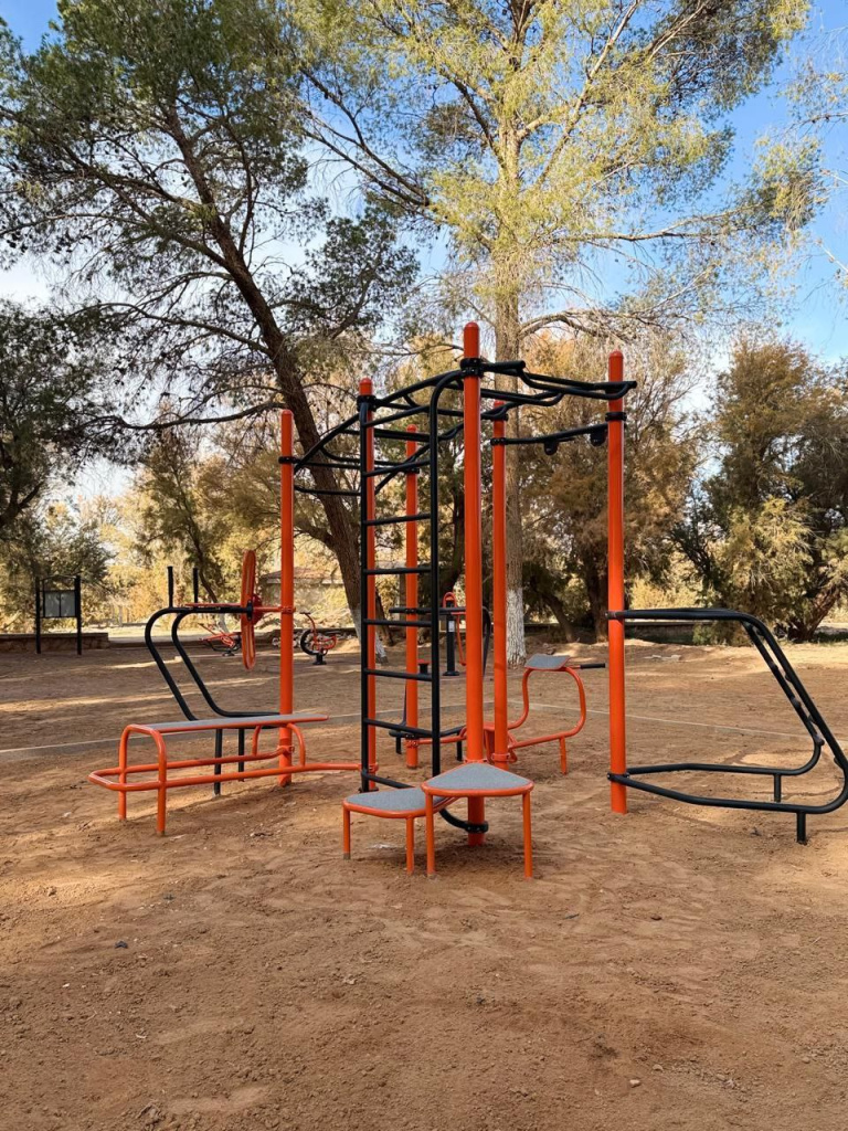 InterAtletika-outdoor-equipment-at-a-sports-ground-in-morocco-01