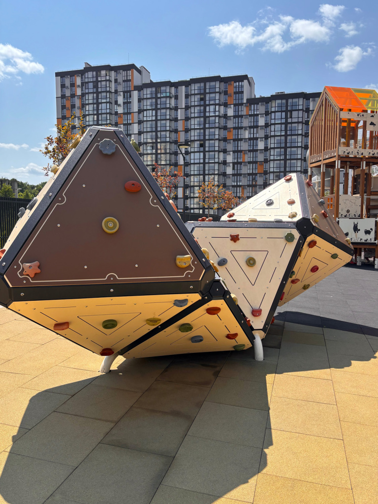 InterAtletika-adventure-area-a-modern-playground-11