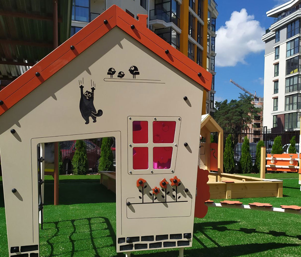 Playhouses and Cabines